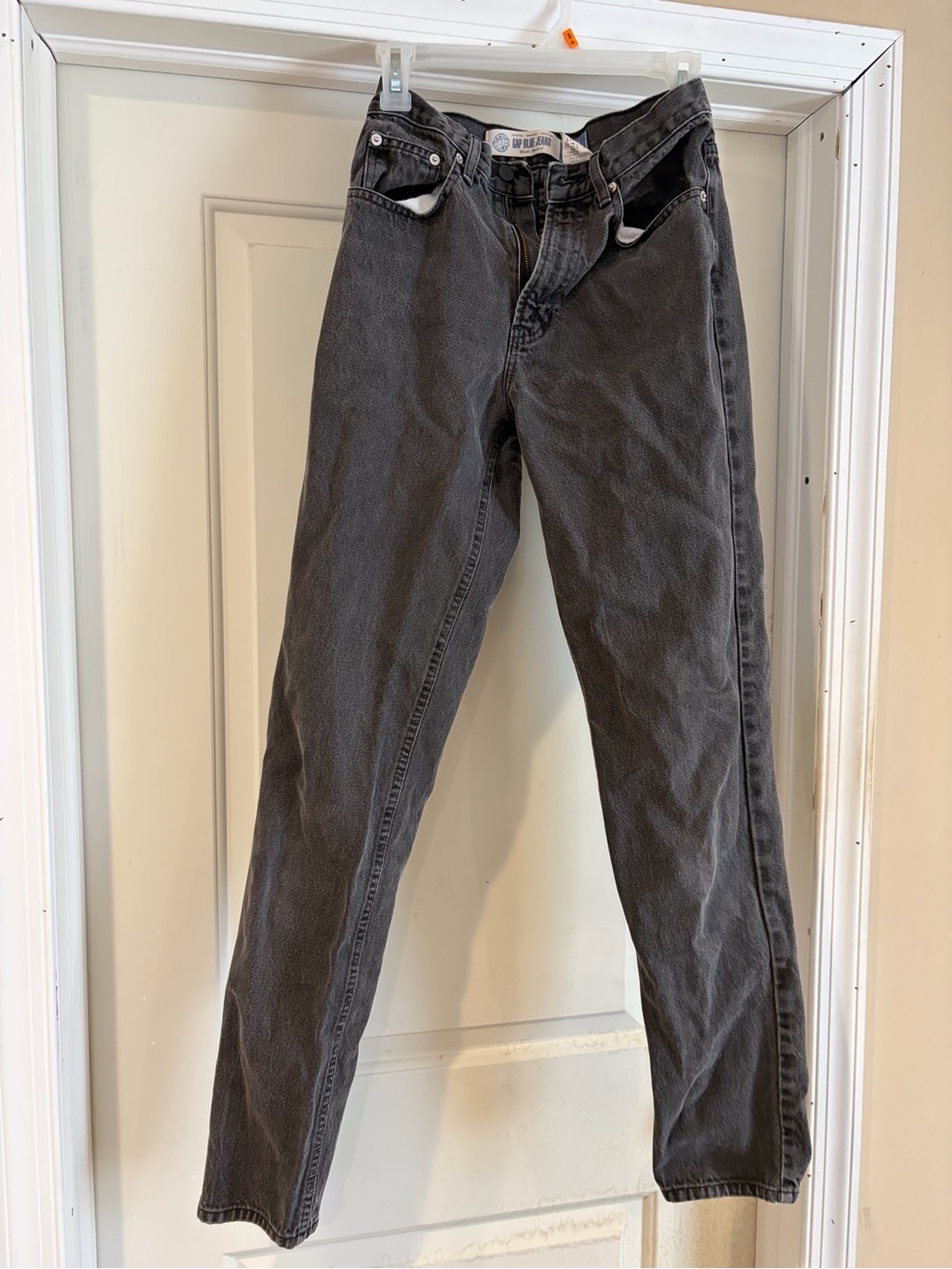 GAP Women's Straight Leg Jeans in Washed Black